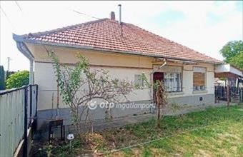 Eladó Jászfényszarui családi ház hirdetés (44272243)