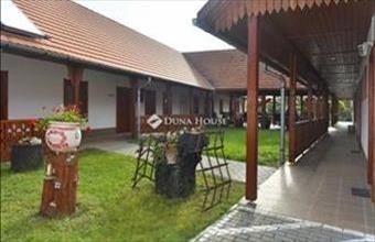 Eladó Szegi kastély hirdetés (36944387)