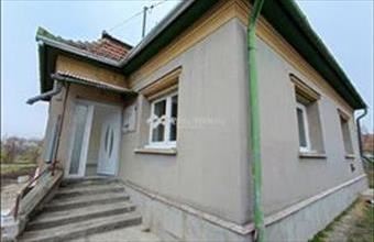 Eladó Újszászi családi ház hirdetés (26722848)