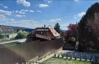 Eladó Budakeszi családi ház hirdetés (71334941)
