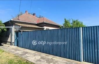 Eladó Szarvasi családi ház hirdetés (75764141)