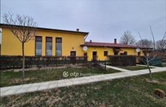 Eladó Szentesi tégla lakás hirdetés (43835843)