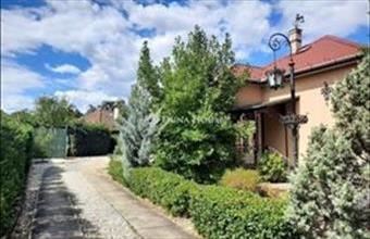 Eladó Budapest XVIII. kerületi családi ház hirdetés (92273379)