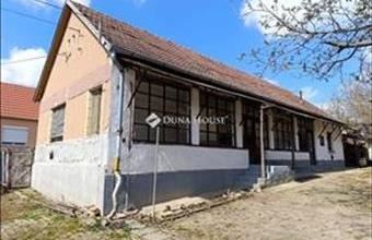 Eladó Sombereki családi ház hirdetés (73697737)