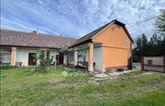 Eladó Budapest XV. kerületi családi ház hirdetés (73253333)