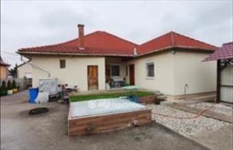 Eladó Üllői családi ház hirdetés (74463154)