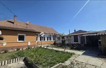 Eladó Ceglédi családi ház hirdetés (98343454)