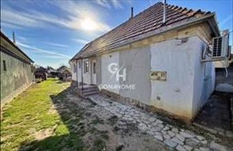 Eladó Veszprémi családi ház hirdetés (42737543)