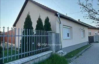 Eladó Polgári családi ház hirdetés (91374159)