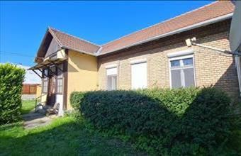 Eladó Budapest XIV. kerületi családi ház hirdetés (67566844)