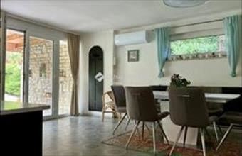 Eladó Budapest III. kerületi családi ház hirdetés (72934432)