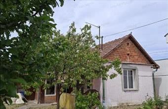 Eladó Szolnoki családi ház hirdetés (42349349)