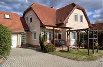 Eladó Lajosmizsei családi ház hirdetés (43422547)