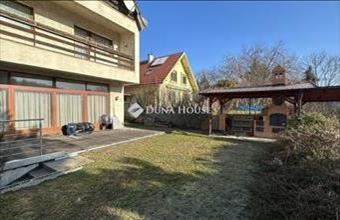 Eladó Budapest II. kerületi családi ház hirdetés (82436573)