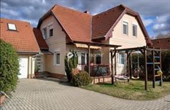 Eladó Lajosmizsei családi ház hirdetés (76975787)