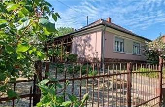 Eladó Balatonföldvári családi ház hirdetés (37493177)