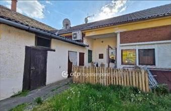 Eladó Nagykőrösi tégla lakás hirdetés (35845435)
