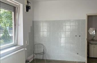 Kiadó Pilisi üzlethelyiség üzletházban hirdetés (38629443)