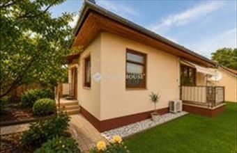 Eladó Budapest XVIII. kerületi családi ház hirdetés (35533476)