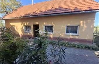 Eladó Kiskunfélegyházai családi ház hirdetés (77734885)