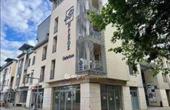 Eladó Debreceni üzlethelyiség üzletházban hirdetés (33963383)