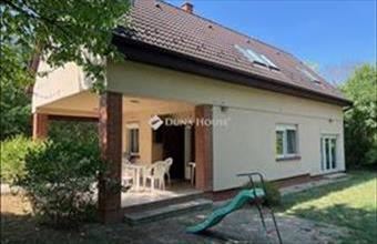 Eladó Balatonkenesei családi ház hirdetés (73362373)
