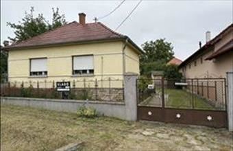 Eladó Veszprémi családi ház hirdetés (31544945)