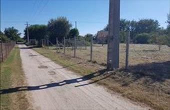 Eladó Röszkei lakóövezeti telek hirdetés (72438422)