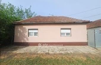 Eladó Magyarbánhegyesi családi ház hirdetés (65493554)
