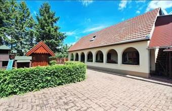 Eladó Balatonfenyvesi családi ház hirdetés (42813482)