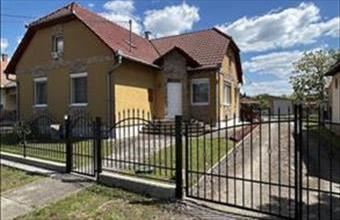Eladó Jászkiséri családi ház hirdetés (34312951)