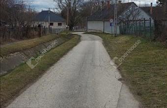 Eladó Bakonypéterdi lakóövezeti telek hirdetés (14993573)