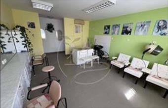 Eladó Gyulai üzlethelyiség üzletházban hirdetés (95754415)