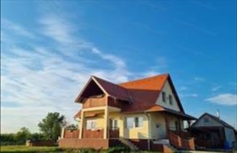 Eladó Balatonfűzfői családi ház hirdetés (54354788)
