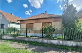 Eladó Szolnoki családi ház hirdetés (75585843)