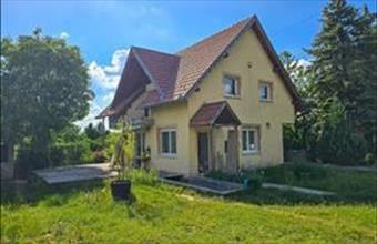 Eladó Budakeszi családi ház hirdetés (79926742)