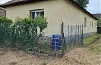 Eladó Tápiószecsői családi ház hirdetés (25343395)