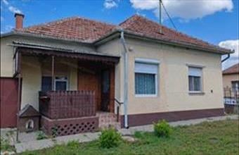 Eladó Tiszajenői családi ház hirdetés (97973514)