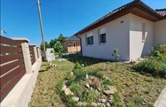 Eladó Győrszemerei családi ház hirdetés (83334343)