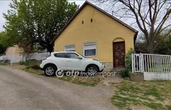 Eladó Gyönki családi ház hirdetés (48744549)