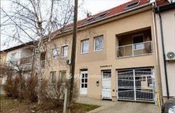 Eladó Egeri üzlethelyiség utcafronton hirdetés (56645642)