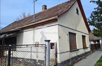 Eladó Lajoskomáromi családi ház hirdetés (32384847)