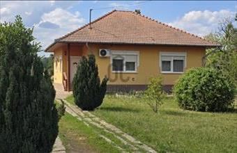 Eladó Tiszafüredi családi ház hirdetés (27417386)