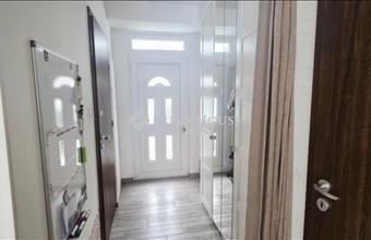 Eladó Váci sorház hirdetés (47342734)