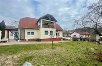 Eladó Balatonkenesei családi ház hirdetés (79283183)