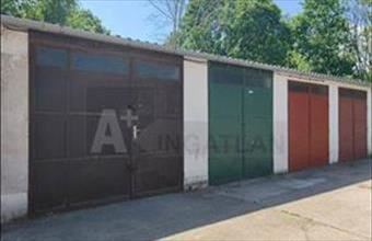 Eladó Szegedi egyedi garázs hirdetés (75738197)