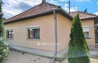 Eladó Besnyői családi ház hirdetés (95437859)