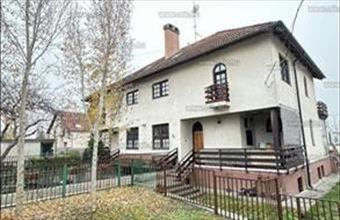 Eladó Budapest III. kerületi családi ház hirdetés (98455789)