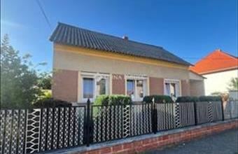 Eladó Sárvári családi ház hirdetés (47345947)