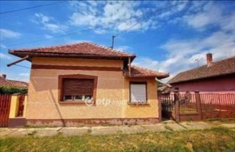 Eladó Kisújszállási családi ház hirdetés (43712484)